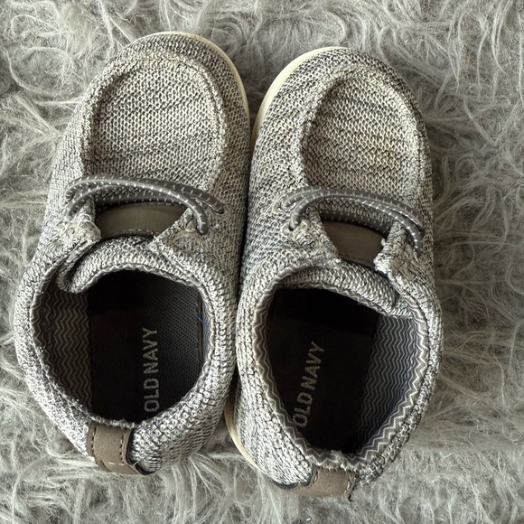 Old Navy Kids Moccasins in Light Gray - Picture 5 of 7